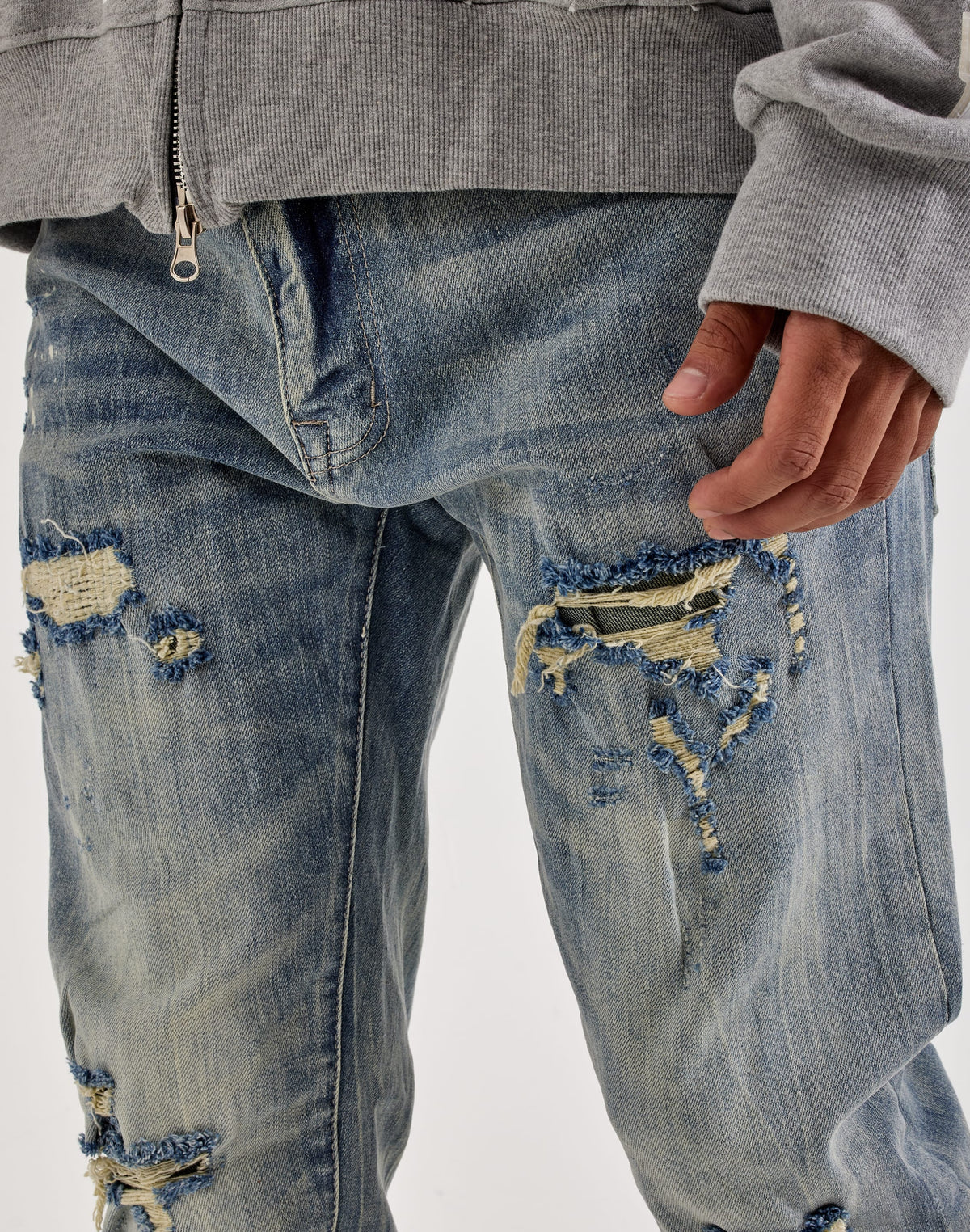 Smoke Rise Bleach Distressed Jeans